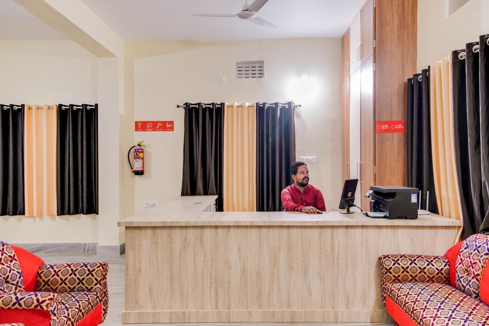 Flagship Morya Classic Hotel Khandagiri Exterior foto